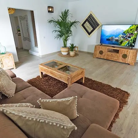 فيلة Tenerife Deluxe *