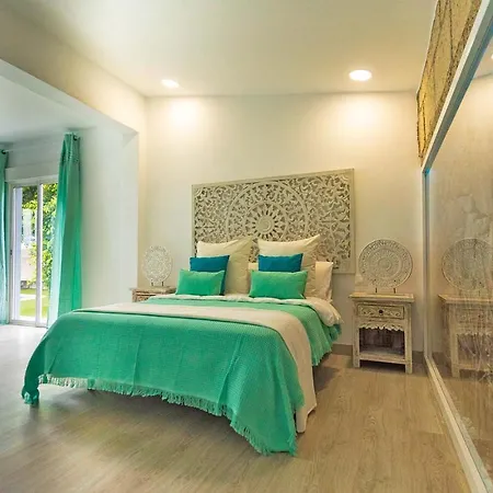 فيلة Tenerife Deluxe *